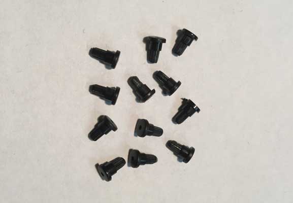 Truck Kingpins -- Plastic pkg(12)
