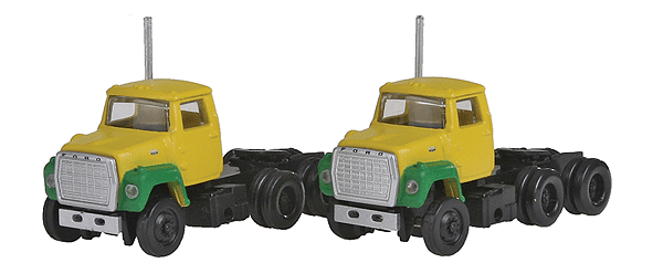 1984 Ford(R) LNT 9000 Tractor Cab -- Yellow/Green