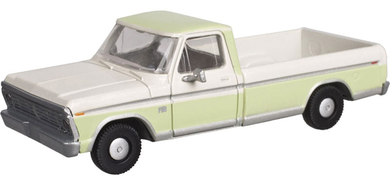 1973 Ford(R) F-100 Pickup Truck 2-Pack - Assembled -- Wimbledon White, Winter Green