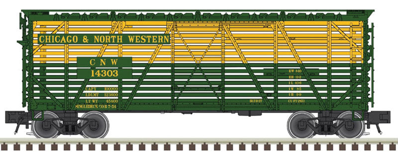 40' Steel Stock Car - 2-Rail - Ready to Run - Trainman(R) -- Chicago & North Western (green, yellow)