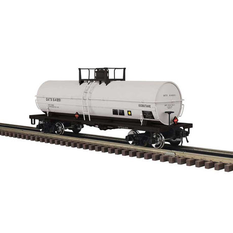 11,000-Gallon Tank Car with Platform - 2-Rail - Ready to Run - Master(R) -- GATX (gray, black, Isobutane Service)