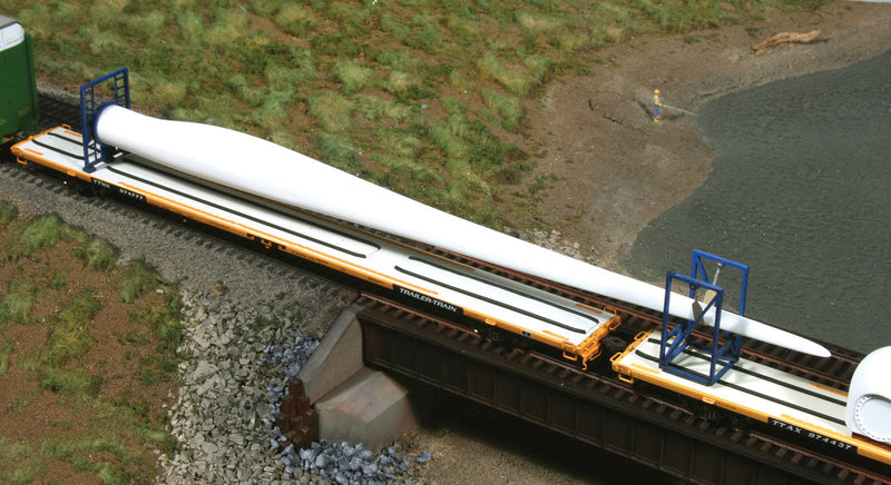 Wind Turbine Blade w/Blocking Flatcar Load - Kit -- Cast Resin & Laser-Cut Parts (unpainted)