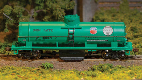 Track Cleaning Tank Car - Ready-to-Run - Silver Series(R) -- Union Pacific (MOW green)