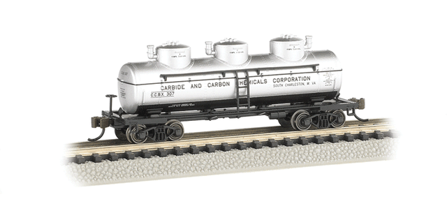 3-Dome Tank Car - Ready-to-Run -- Carbide & Carbon Chemicals Corp. (silver)-1