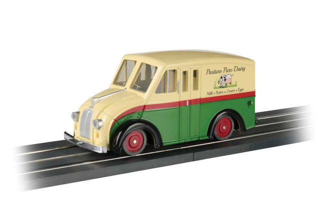 Operating Delivery Van - 3-Rail - Williams E-Z Street(R) -- Pasture Pure Dairy