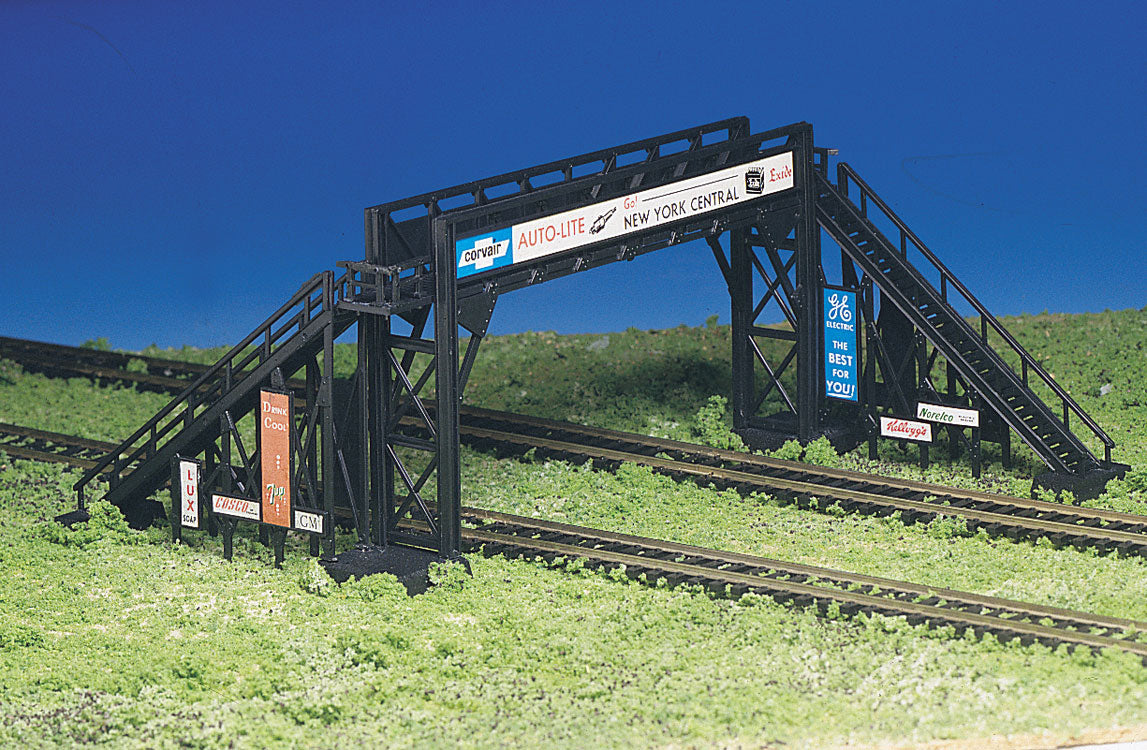 Plasticville Classic Kit -- Pedestrian Foot Bridge-2