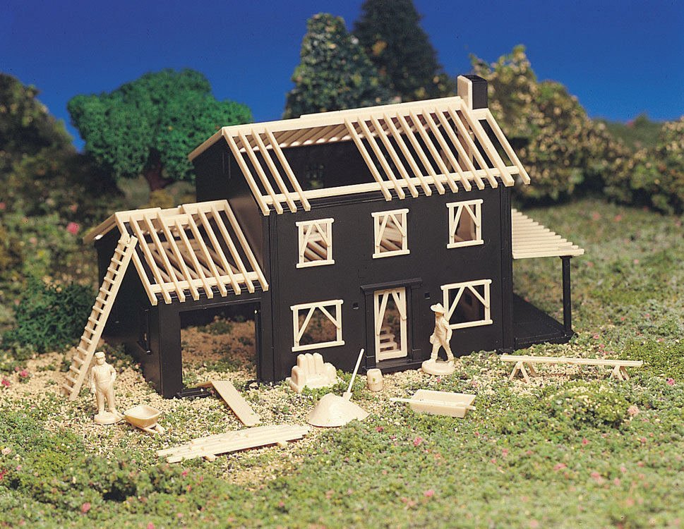 Plasticville Classic Kit - House Under Construction -- 2-7/8 x 5-1/4"  7.3 x 13cm-2