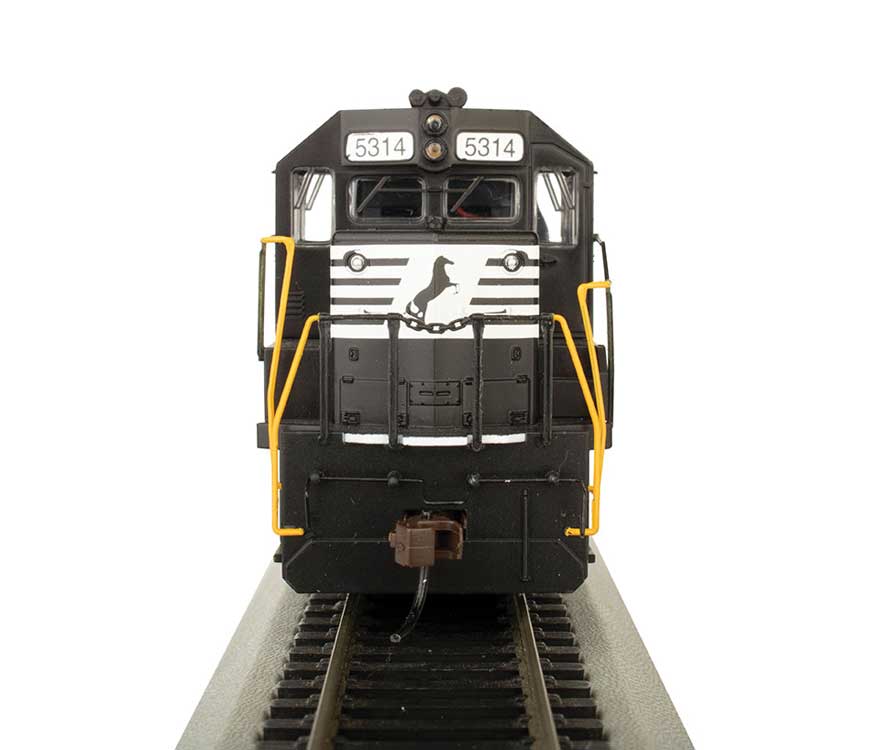EMD GP38-2 - Standard DC -- Norfolk Southern 5314 (black, white, Horse Head Logo)-3