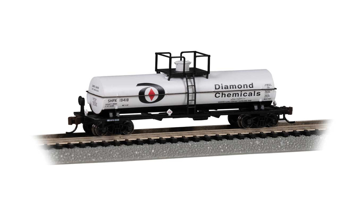 Chemical Tank Car with Small Dome - Ready to Run -- Diamond Chemicals SHPX #19418 (white, black, red)