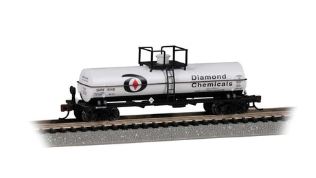 Chemical Tank Car with Small Dome - Ready to Run -- Diamond Chemicals SHPX #19418 (white, black, red)