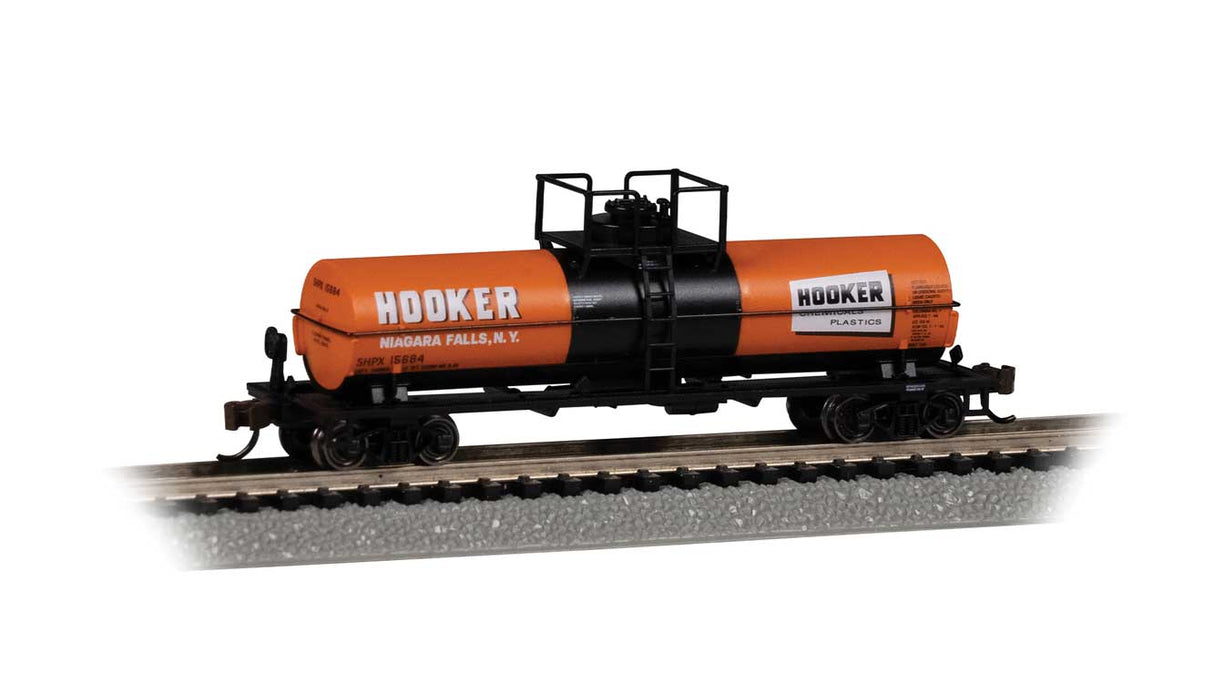 Chemical Tank Car with Large Dome - Ready to Run -- Hooker Chemicals SHPX #15864 (orange, black, white)