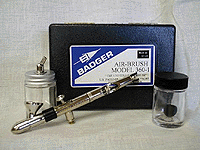 Airbrushes -- Universal Model 360 Set w/Two 3/4oz Jars