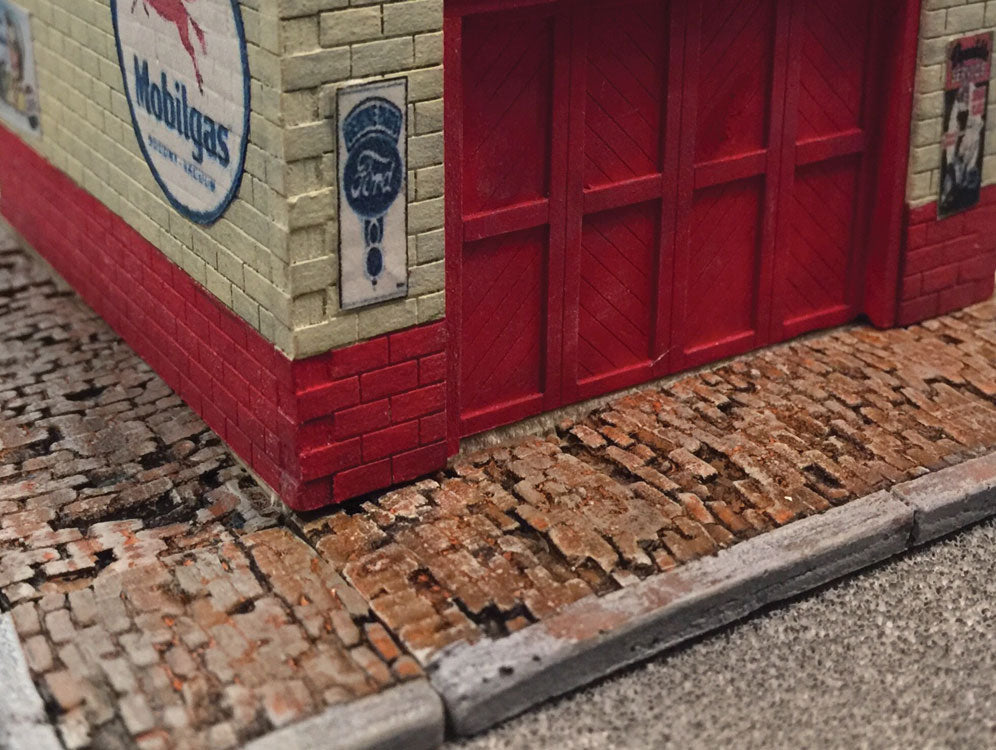 Weathered Brick Sidewalk -- Scale Length: 60'  18.3m
