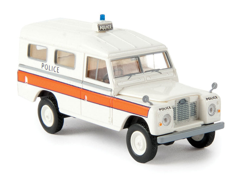 1968-1977 Land Rover 109 w/Window Cap - Assembled - Starmada(TM) -- Police (white, orange)