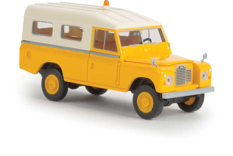 1968-1977 Land Rover 109 Open-Cab Pickup with Cap - Assembled - Starmada(TM) -- Yellow, White
