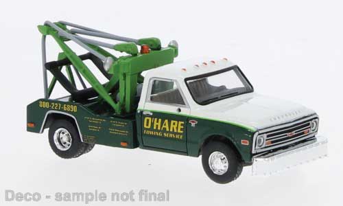 1981 GMC C30 Tow Truck - Assembled -- O'Hare Chicago Towing (green, white, yellow)