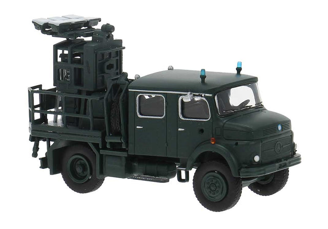 Mercedes-Benz LA 911 Light Mast Truck - Assembled -- German Federal Border Protection (green, German Lettering)
