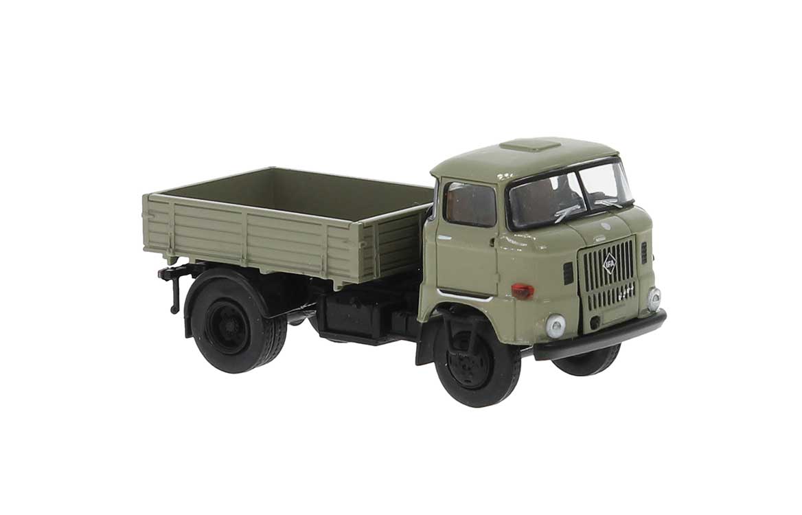 1965 IFA W 50 Zugmaschine Low-Side Truck - Assembled -- Green