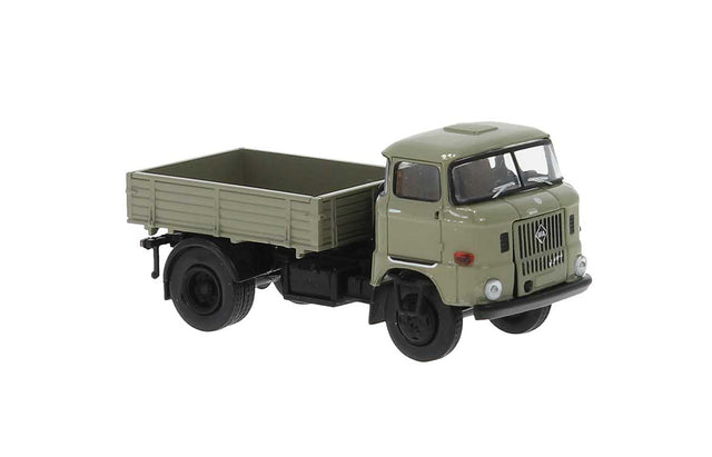1965 IFA W 50 Zugmaschine Low-Side Truck - Assembled -- Green