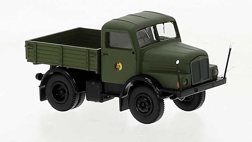 1960 IFA S 4000-1 Heavy-Duty Low-Side Tractor - Assembled -- NVA (green)