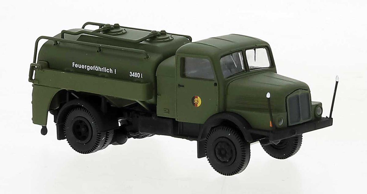 1960 IFA S 4000 Tank Truck - Assembled -- NVA (green, German Lettering)