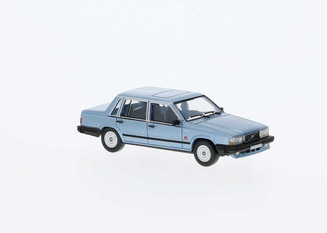 1984 Volvo 740 Sedan - Assembled -- Metallic Light Blue