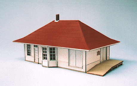 Leeton Depot (Laser-Cut Wood Kit) -- Main Building: 3-5/16 x 5-1/2"  8.4 x 14cm; Ramp: 1 x 3-1/4"  2.5 x 8.3cm