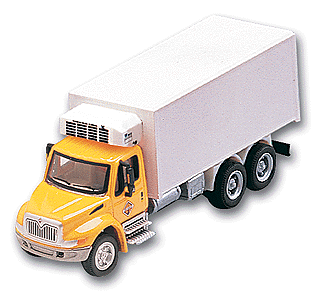 American Trucks - 2001 International 3-Axle Refrigerated Truck -- Yellow Cab & White body