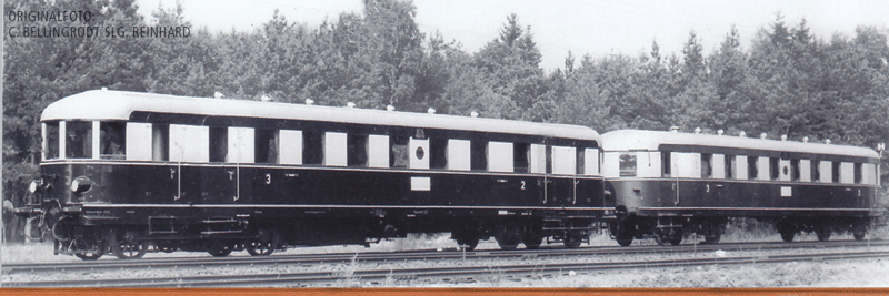 VT 62.9 Railcar w/Trailer VB 147 C4v-31-32 - 3-Rail w/Sound & Digital -- German Federal Railroad DB #VT 62 905 and VB 147 013 (Era III, red, black)-1