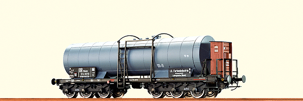Type ZZd 6-Axle Tank Car w/Brakeman's Cab - Ready to Run -- BASF/German State Railway DRG #514 001 P (Era II, gray, black, red, yellow)