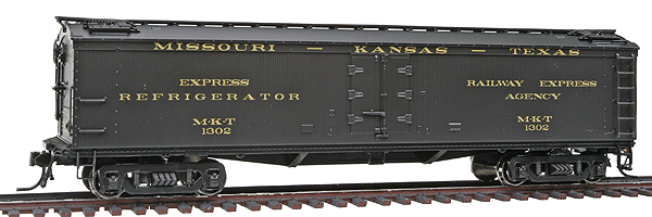 Paragon(TM) Series General American (GACX) 53'6" Wood Express Reefer -- Missouri-Kansas-Texas #1302 (Pullman Green)