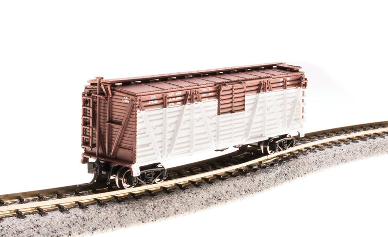 PRR K7 Stock Car w/Cattle Sounds - Ready to Run -- Canadian Pacific (white, Boxcar Red)