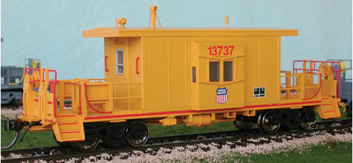 Short Body Bay Window Caboose - Ready to Run -- Union Pacific #13737 (yellow, red)