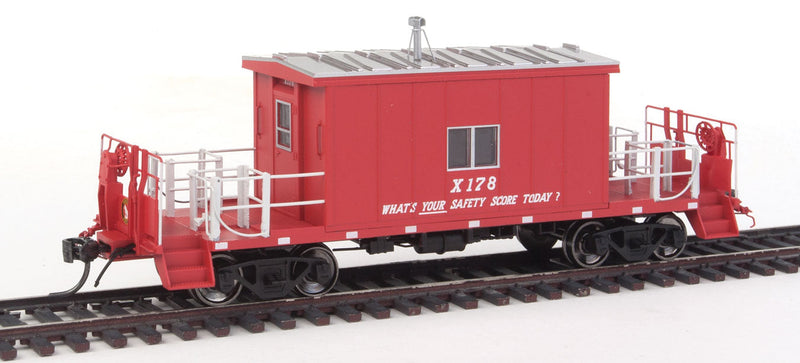 Steel Transfer Caboose w/Short Roof - Ready to Run -- Great Northern #X178 (red, silver; "What's Your Safety Score Today?" Sloga