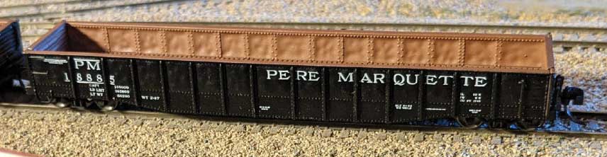 52'6" 15-Panel Mill Gondola - Medium Dented Sides - Ready to Run -- Pere Marquette #18885 (black, white)