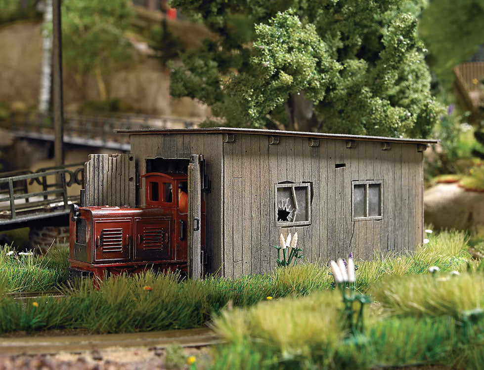 Wood Locomotive Shed - Feldbahn -- Weathered Laser-Cut Wood Kit - 2-15/16 x 1-3/4 x 1-9/16"  7.4 x 4.5 x 4cm-3