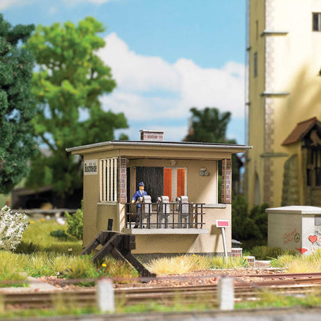 Grade Crossing Guard's Hut -- Kit - 2-1/16 x 1-11/16 x 1-15/16"  5.2 x 4.3 x 4.9cm-1