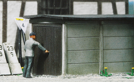 One-Car Garage - Kit -- 2-1/2 x 1-7/16"  6.5 x 3.7cm