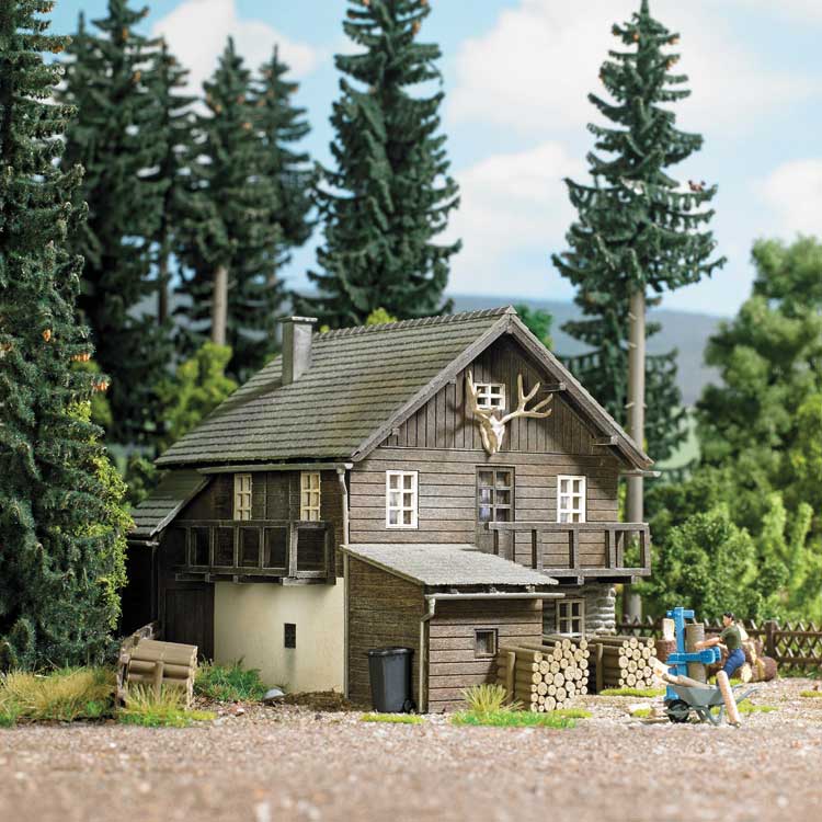 Forester's House-Lodge -- Laser-Cut Wood Kit - 4-5/16 x 3-3/4 x 3-3/4"  11 x 9.5 x 8.3cm-1