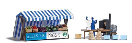 Two Outdoor Market Stalls - Laser-Cut Kit -- Organic Veg & Smoked Fish (German Signs), 2 Unpainted Figures, Tables/Benche