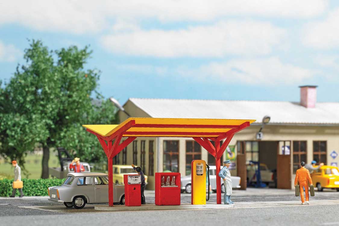 Minol Gas Station -- Laser-Cut Kit - 2-15/16 x 2-5/16 x 1-9/16" 7.4 x 5.9 x 4cm-1