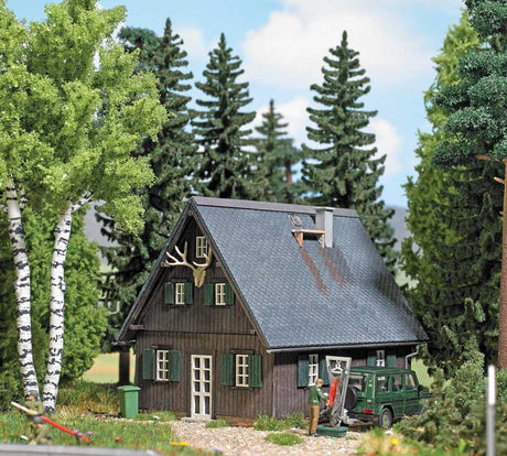 Forester's Lodge -- Laser-Cut Wood Kit - 4 x 3-1/8 x 3-5/16" 10.1 x 7.9 x 8.4cm-1