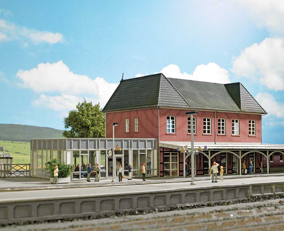 Elbingerode Train Station -- Laser-Cut Kit - 13-3/8 x 4-1/2 x 4-1/8" 34 x 11.4 x 5.6cm-2