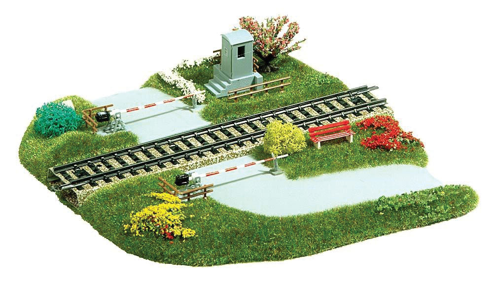 European-Style Grade Crossing w/Gates -- 8-11/16 x 7-1/2"  22 x 19cm