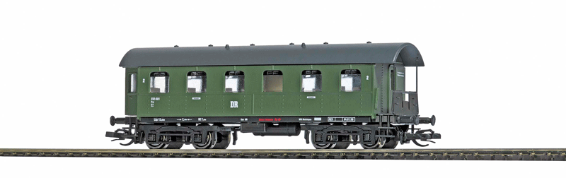 4-Axle Single-Open-Vestibule Coach - Ready to Run -- German State Railways DR (Era III, green, silver)