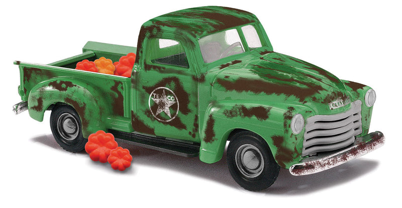 1950 Chevrolet Pickup Truck with Pumpkin Load - Assembled -- Texaco (weathered green)