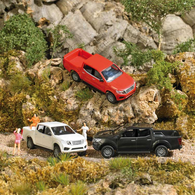 2015 Nissan Navara Crew-Cab Pickup Truck - Assembled -- White