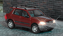 Mercedes M Klasse SUV w/Working Headlights & Taillights -- Works on 14-16 Volts AC or DC (maroon)