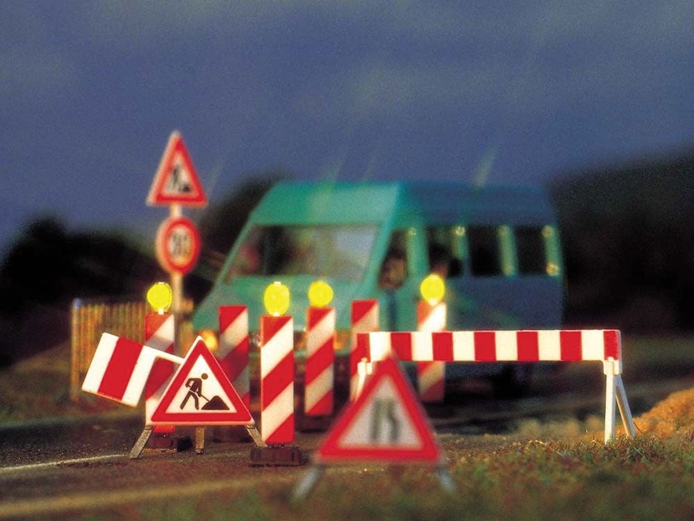 Construction Zone Blinkers -- 7 Stantions (4 Blink) and Control Unit