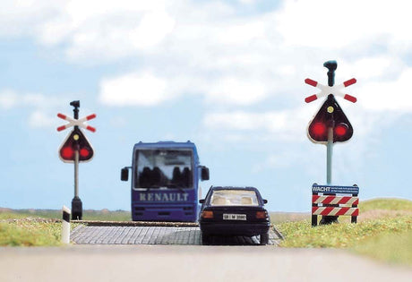 Netherlands-Style Crossing Signals w/Controller -- 2 Signals & Controller